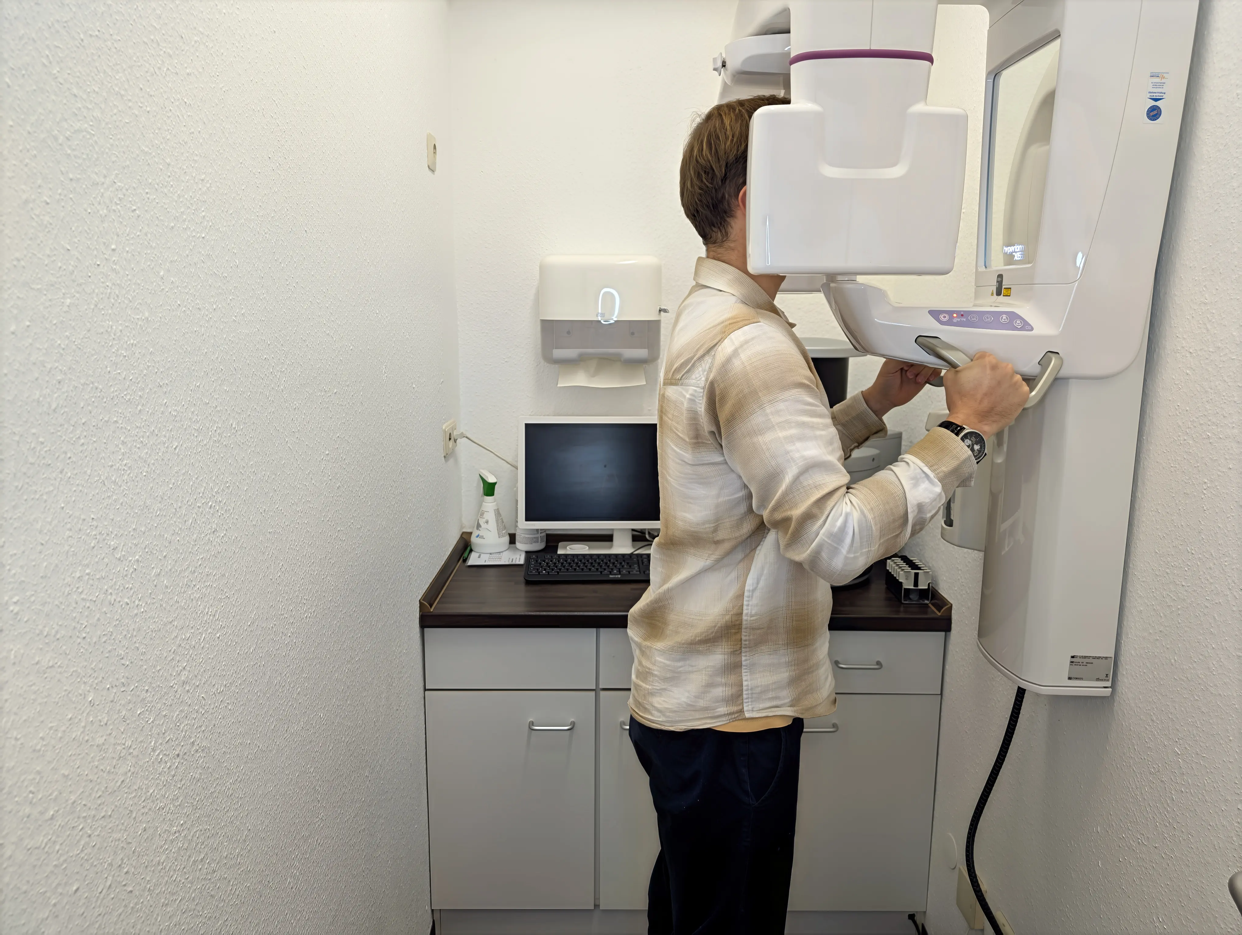 Digitales Röntgengerät in der Zahnarztpraxis Dr. Brändle in Tübingen-Lustnau für präzise 3D-Aufnahmen